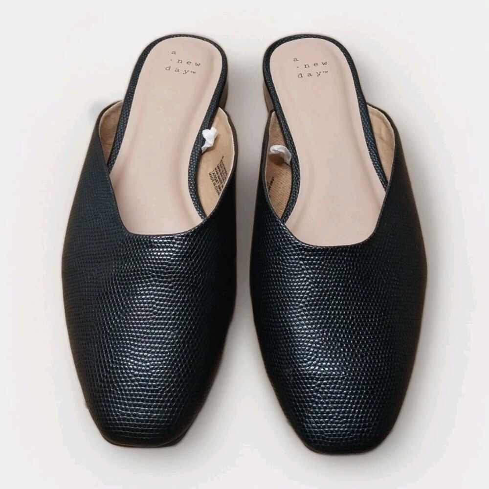 A New Day Womens Size 8 Slip On Mules Black Textured Casual Comfy Shoes Classy